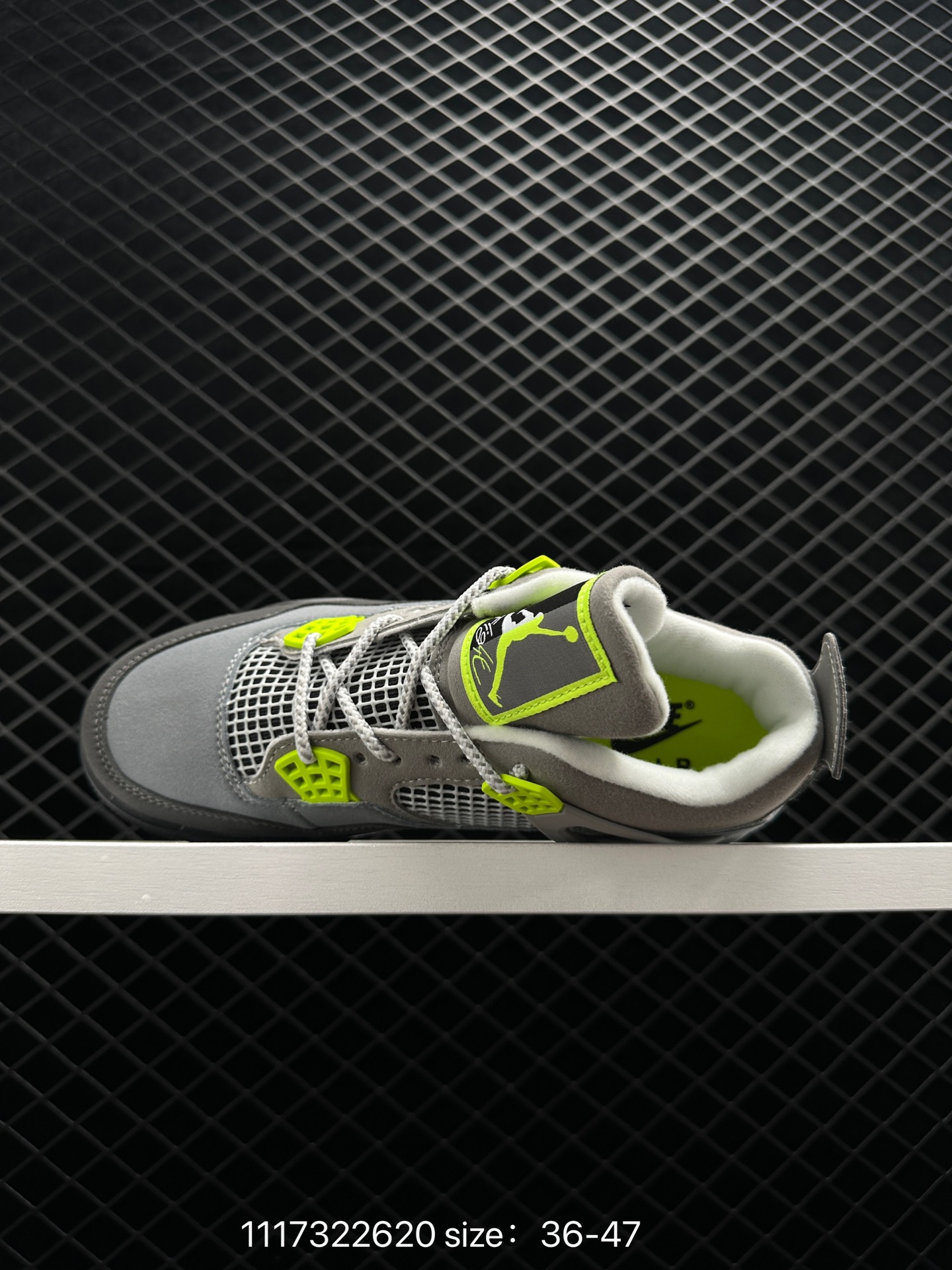 Air Jordan 4 Retro LE